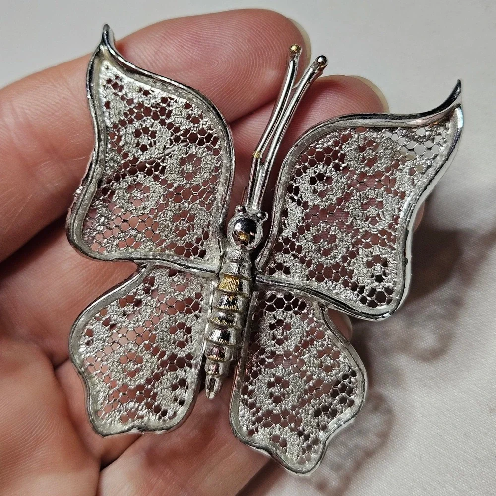 Butterfly Brooch Pin Womens OS Silver Gold Tone Lace Filigree Vintage